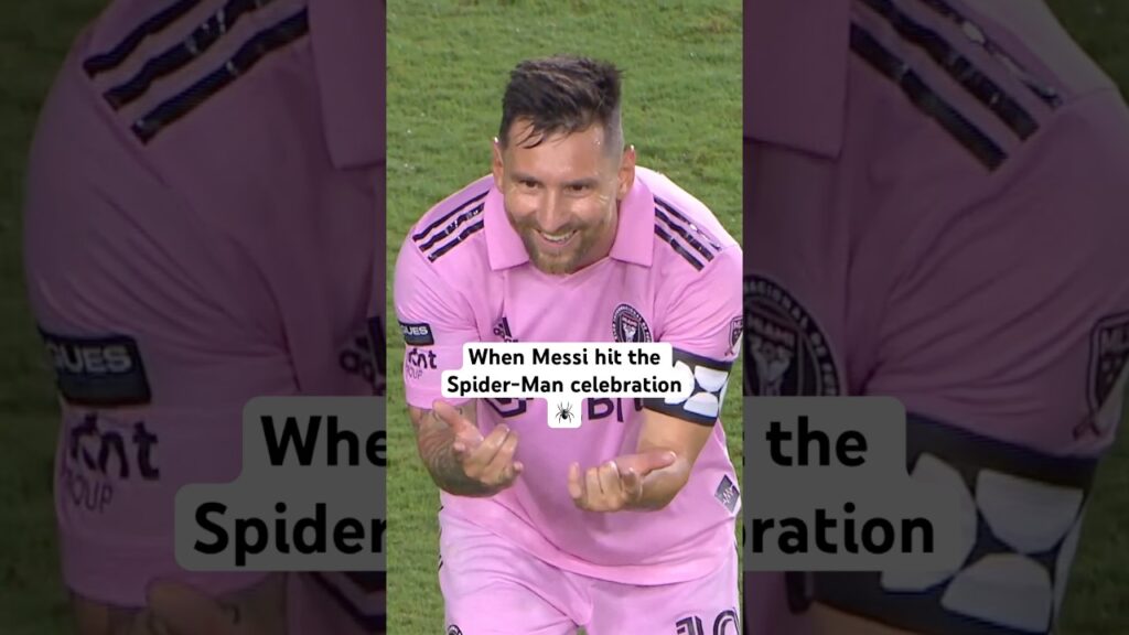 Messi feirer med Spider-Man
