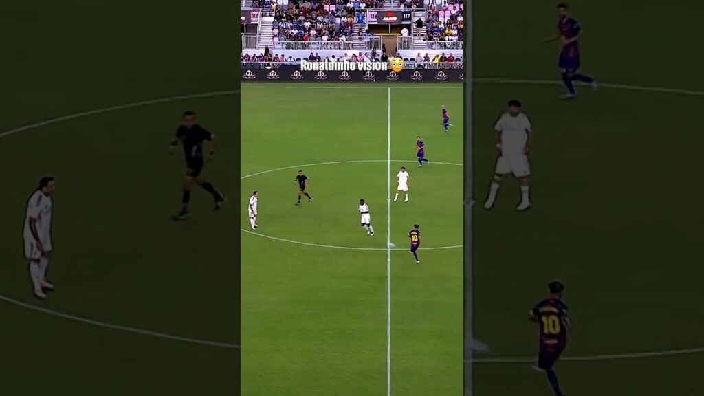 Ronaldinho danser seg forbi motstanderen