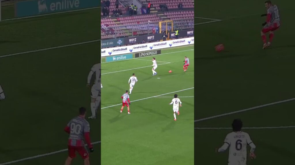 Vardy banker ballen i krysset