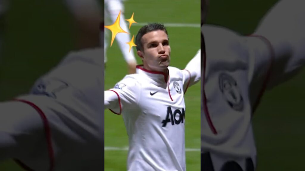 Van Persie fyrer løs fra distanse