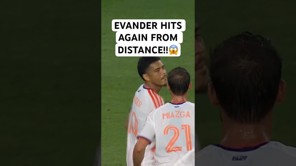 Evander banker ballen fra distanse