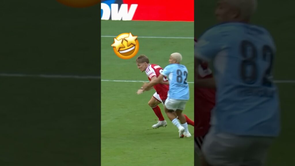 Ødegaard danser seg forbi motstanderen