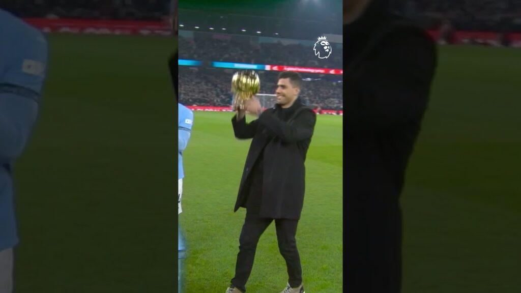 Rodri hever Ballon d’Or-trofeet