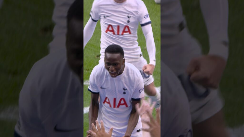 Sarr scorer sitt første mål for Spurs